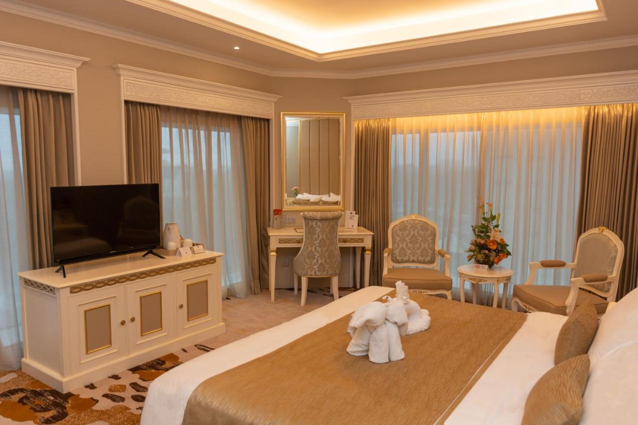 Puteri Wing - Riverside Majestic Hotel Kuching Dış mekan fotoğraf